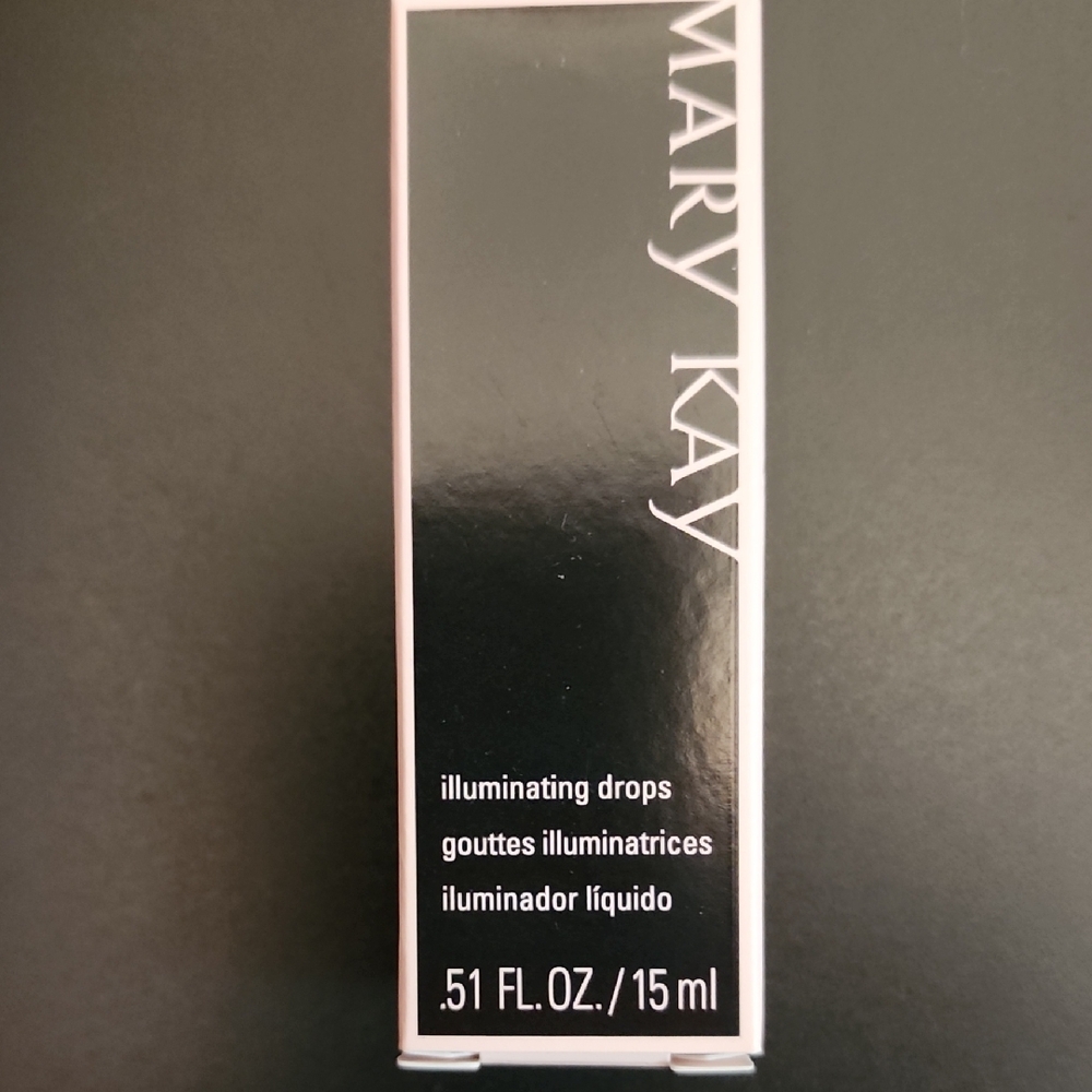 Mary Kay Black Highlighter for a Radiant Glow